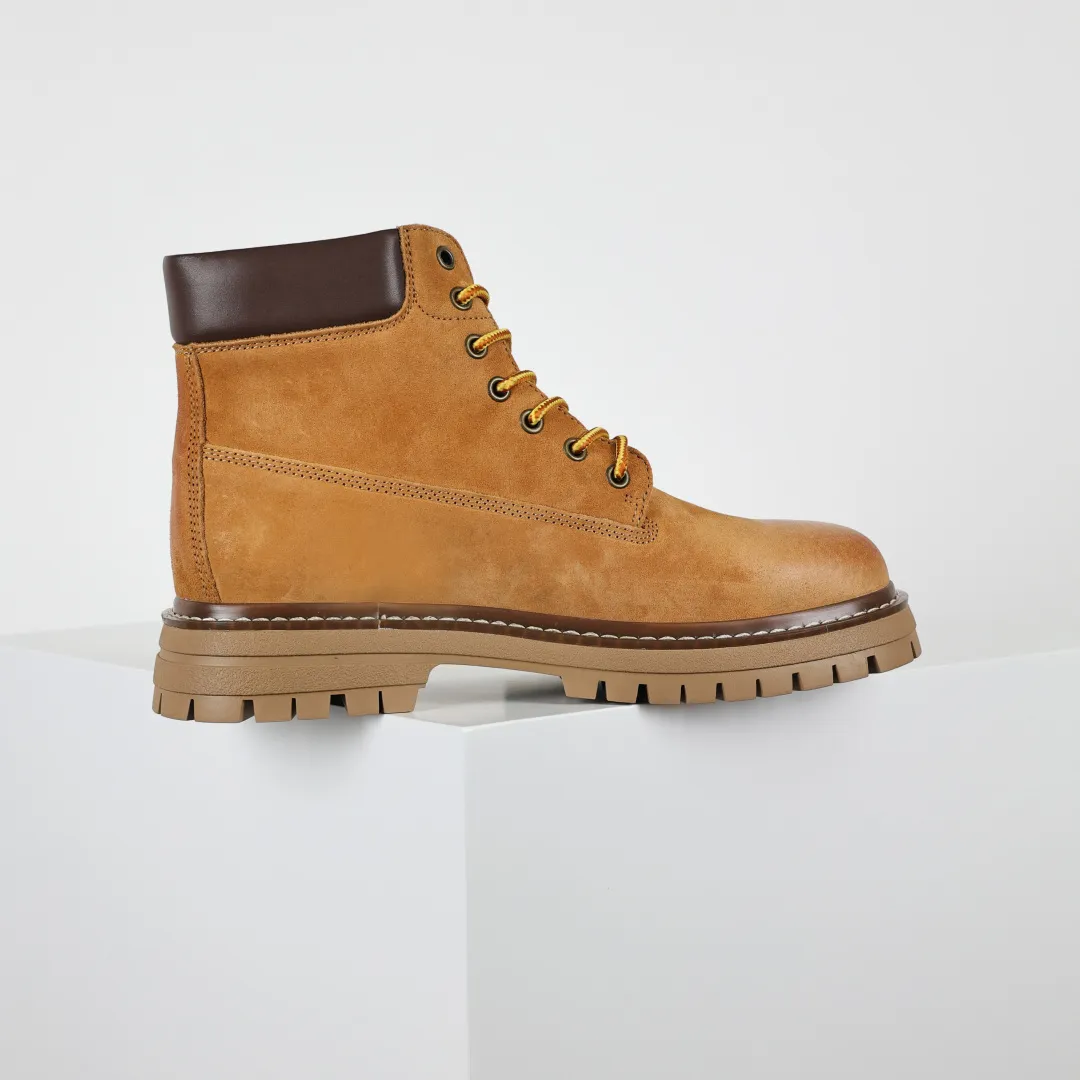 Copy price 💰620 Core recommendation Good price Timberland/Timberland classic outdoor casual rhubarb boots series Guangdong factory quality Original box original packaging The fabric is made of Italian 🇮🇹 top matte fine-grained cowhide. It is paired with anti-odor and anti-corrosion genuine leather latex insoles to give you a perfect wearing experience. The quality is exquisite and durable. A must-have for sportsmen. Specially designed to treat those who are not handsome. High-quality and first-class foot feel. Size: 39 -44 (leather shoe size)